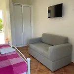 Sea View Studios *